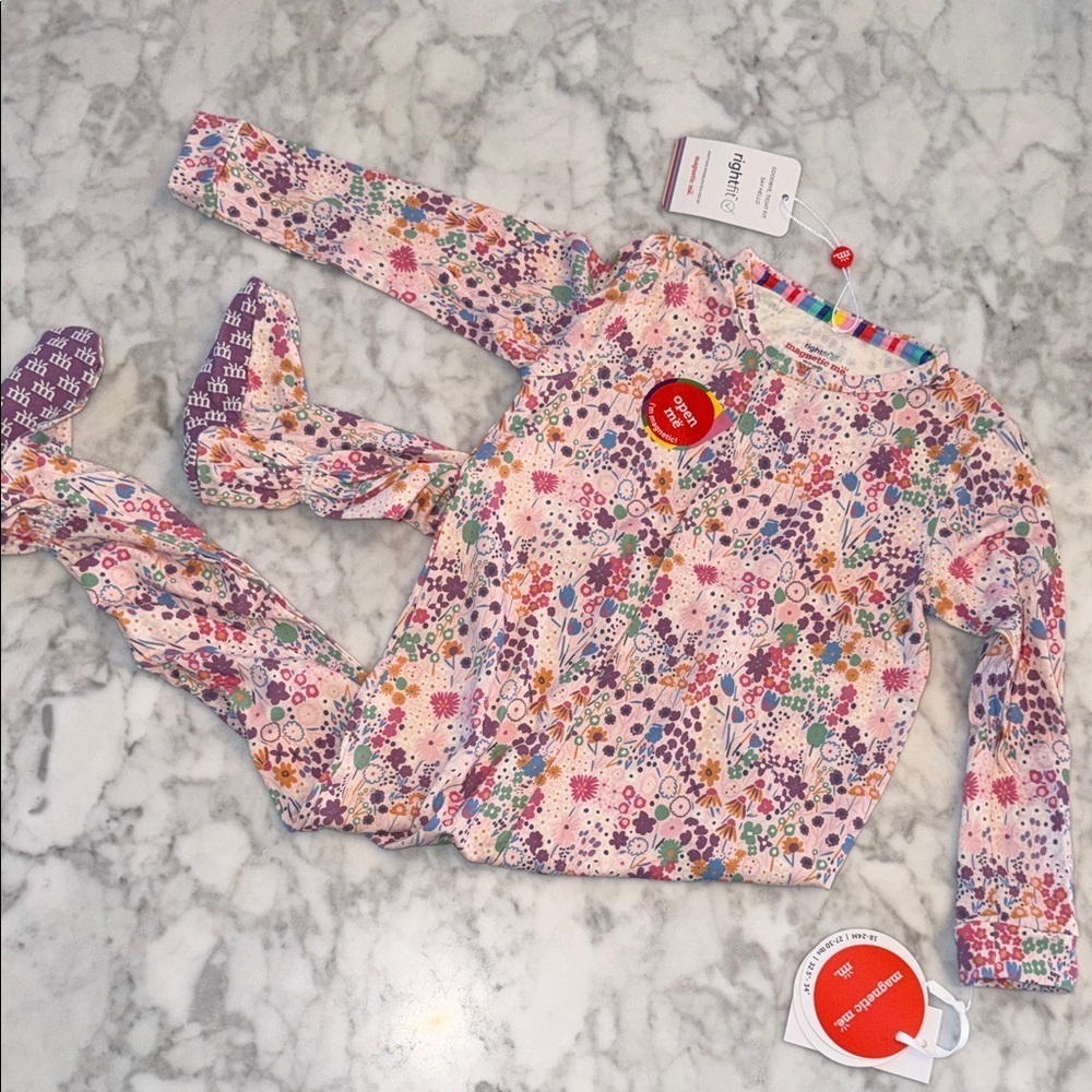 NWT MAGNETIC ME FLORAL RIGHT FIT FOOTIE 18/24M